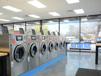 Loads of Clothes Laundromat Donelson 04 - Inside - Outside View of Store