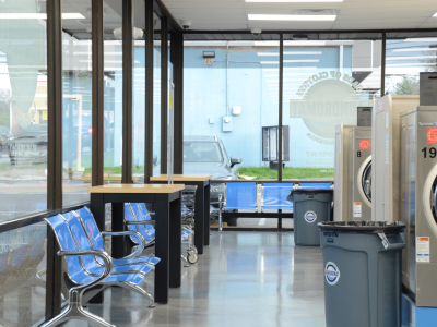 Loads of Clothes Laundromat Donelson 06 - section of store - 3